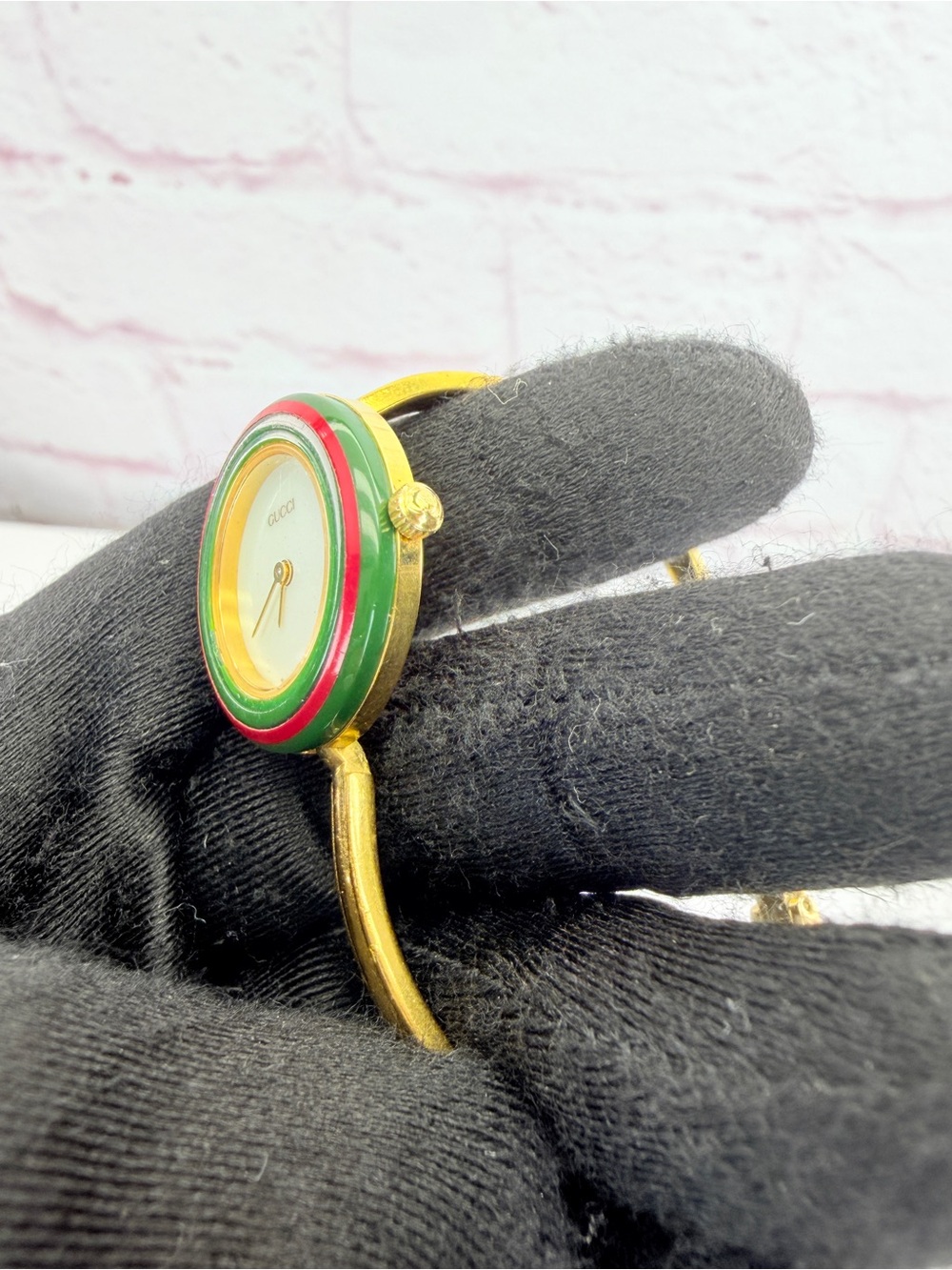 Gucci Interchangeable Bangle Watch with Colored Bezels - Gold & Green - Picture 6 of 8